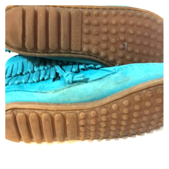 Minnetonka Double Fringe Zip Bootie - Picture 5 of 5